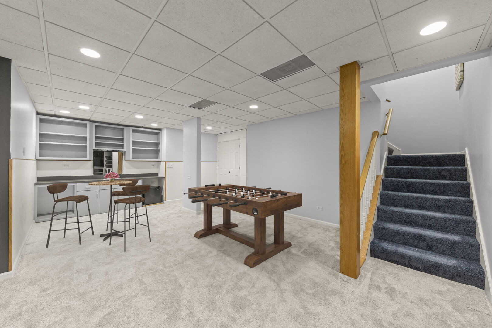 2S370 Canterbury Court, Glen Ellyn, IL 60137