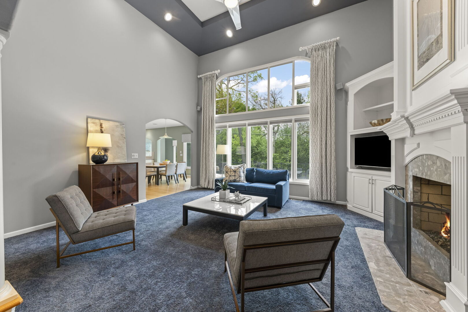 2S370 Canterbury Court, Glen Ellyn, IL 60137