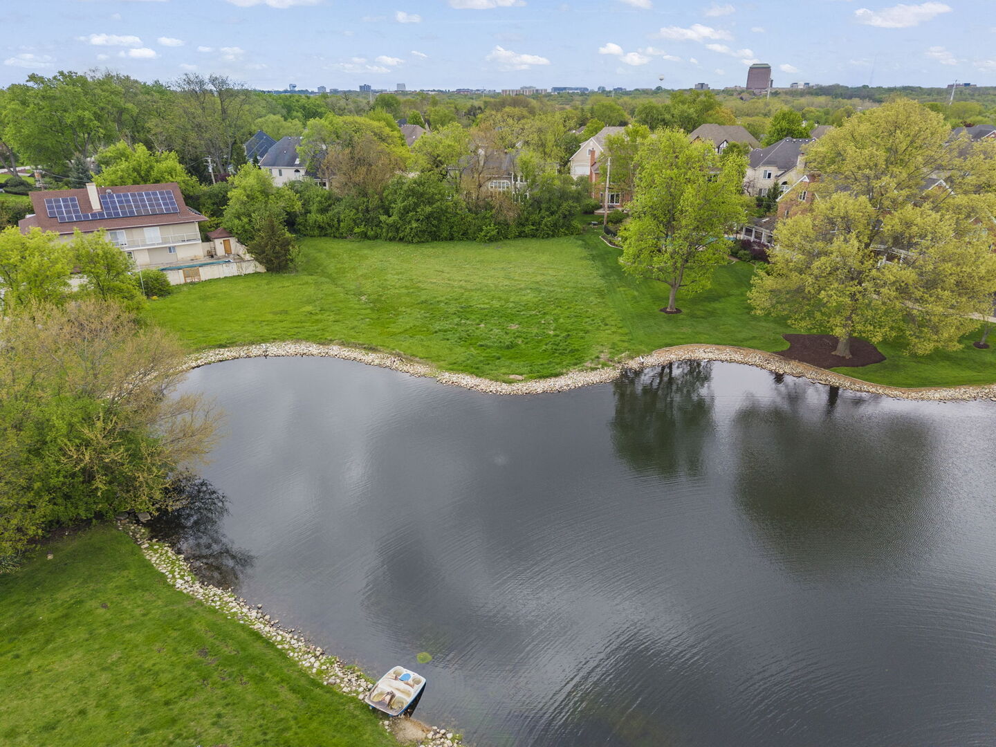 2S370 Canterbury Court, Glen Ellyn, IL 60137