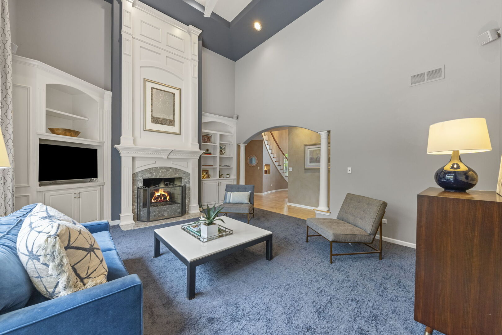 2S370 Canterbury Court, Glen Ellyn, IL 60137