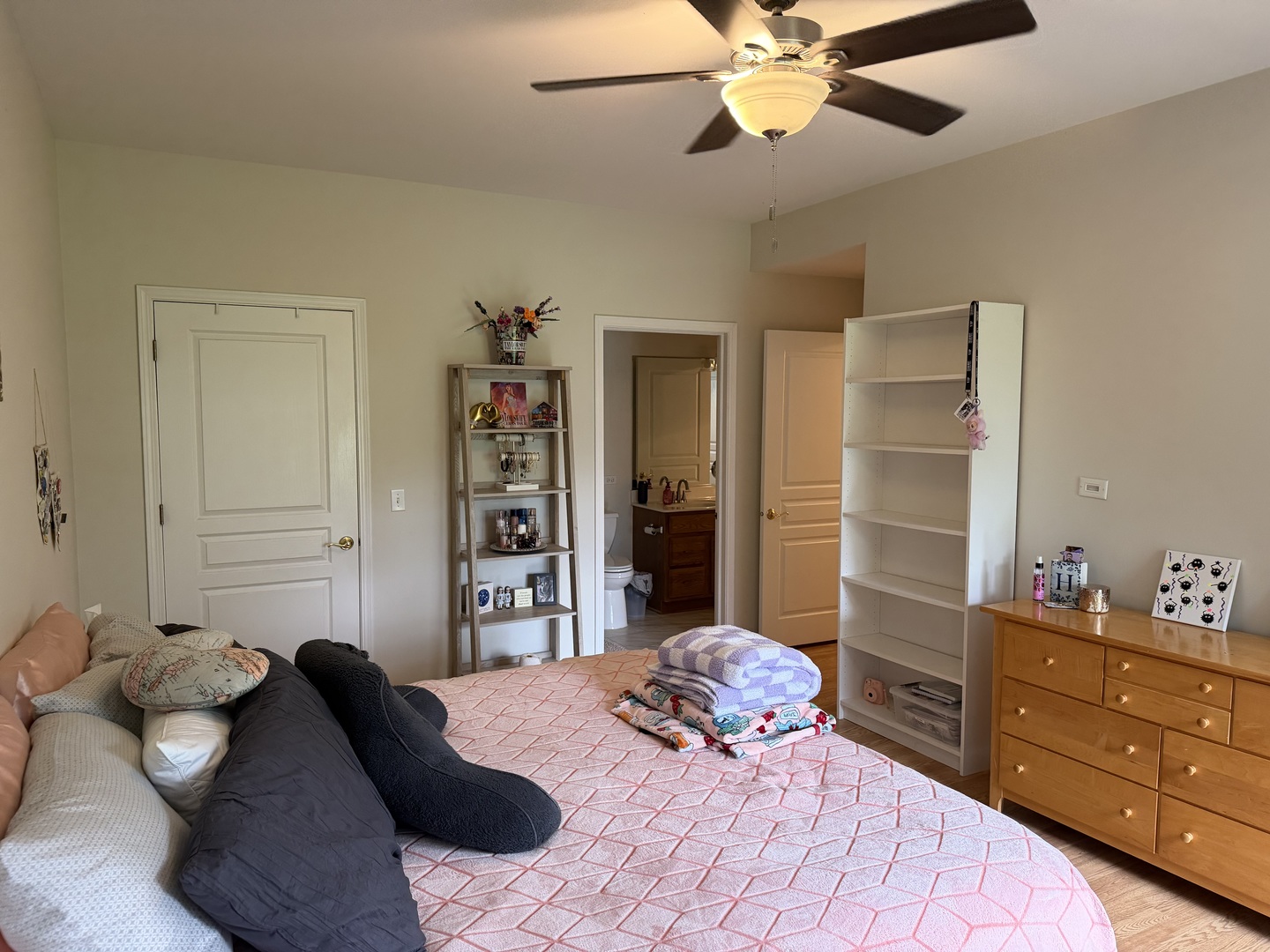 3129 Ollerton Avenue #3129, Aurora, IL 60502