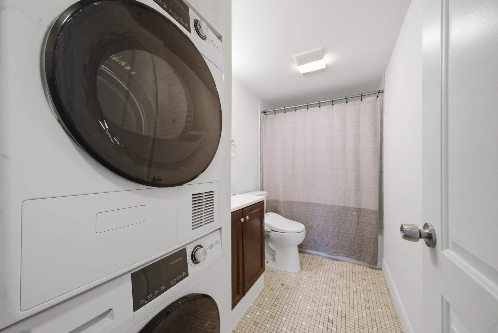 900 Perrie Drive #204, Elk Grove Village, IL 60007