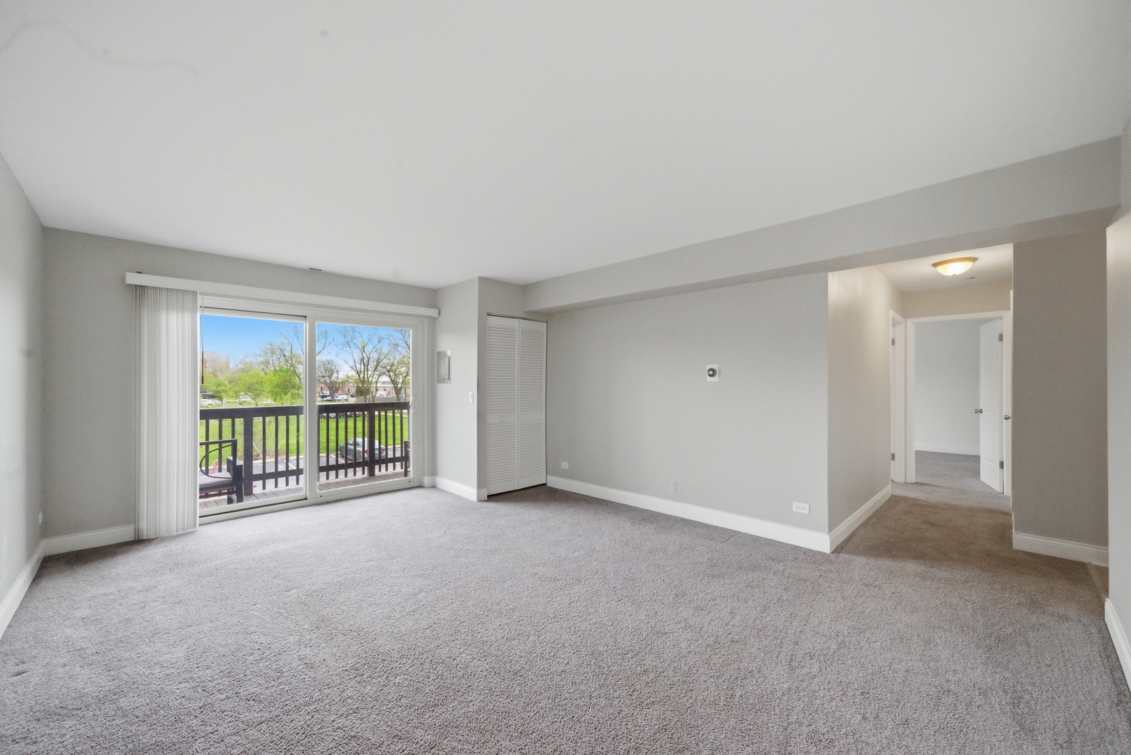 900 Perrie Drive #204, Elk Grove Village, IL 60007