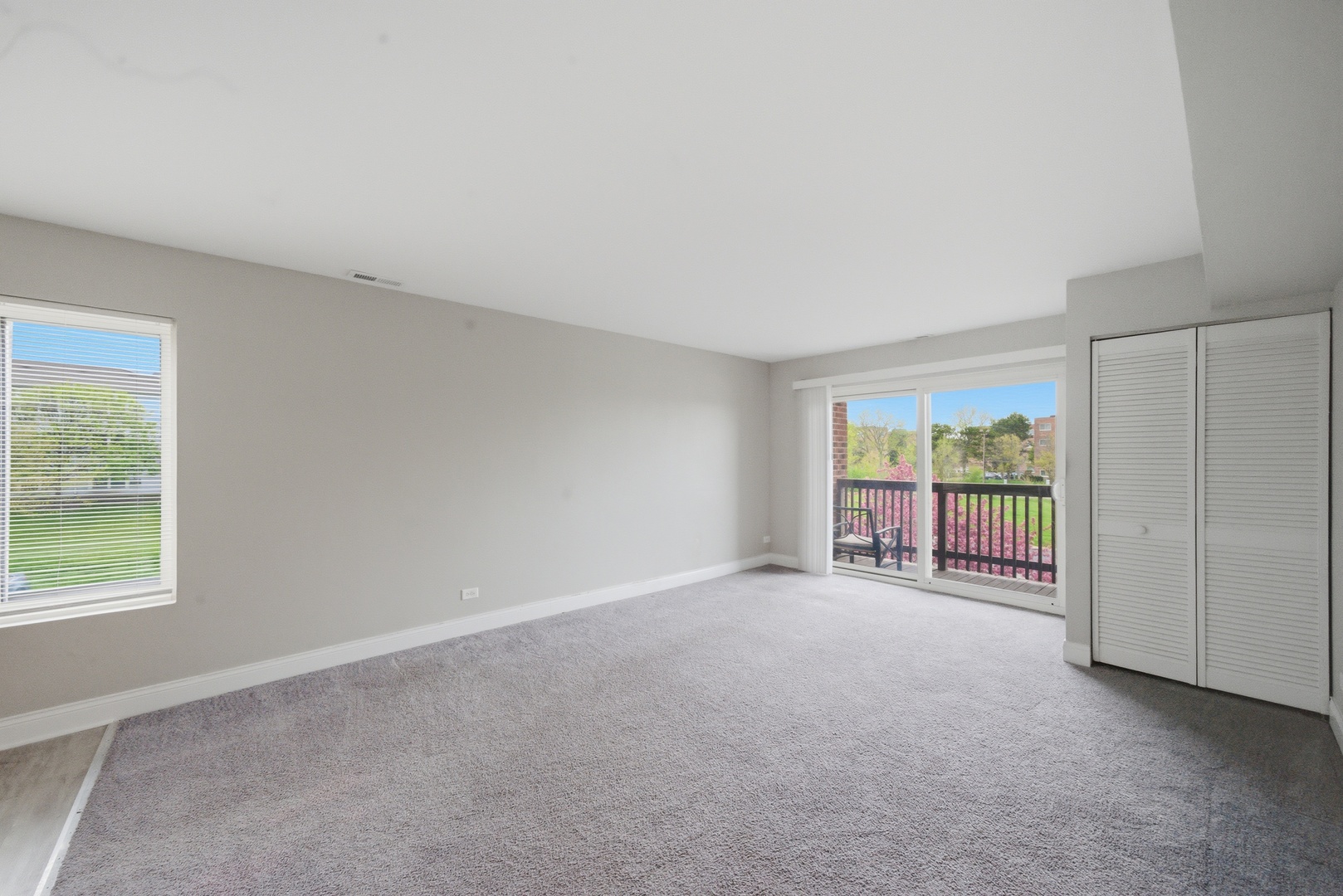 900 Perrie Drive #204, Elk Grove Village, IL 60007