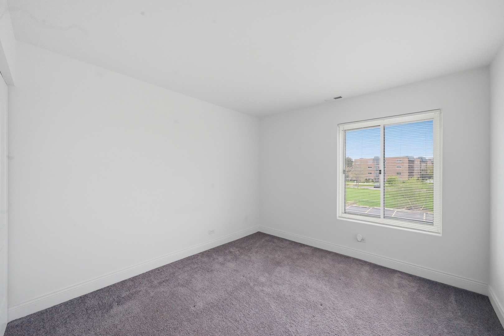 900 Perrie Drive #204, Elk Grove Village, IL 60007