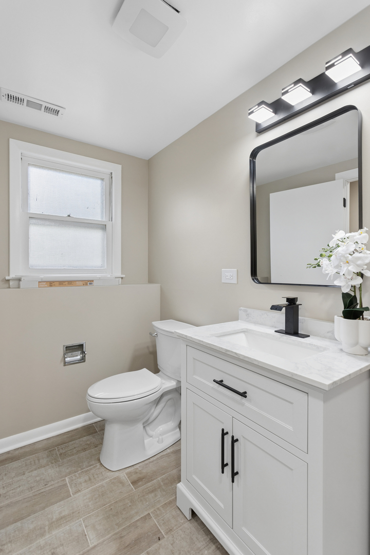 22644 Lakeshore Drive, Richton Park, IL 60471