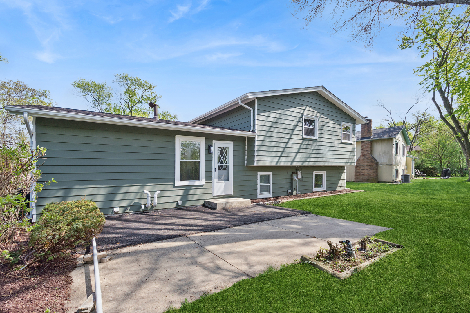 22644 Lakeshore Drive, Richton Park, IL 60471