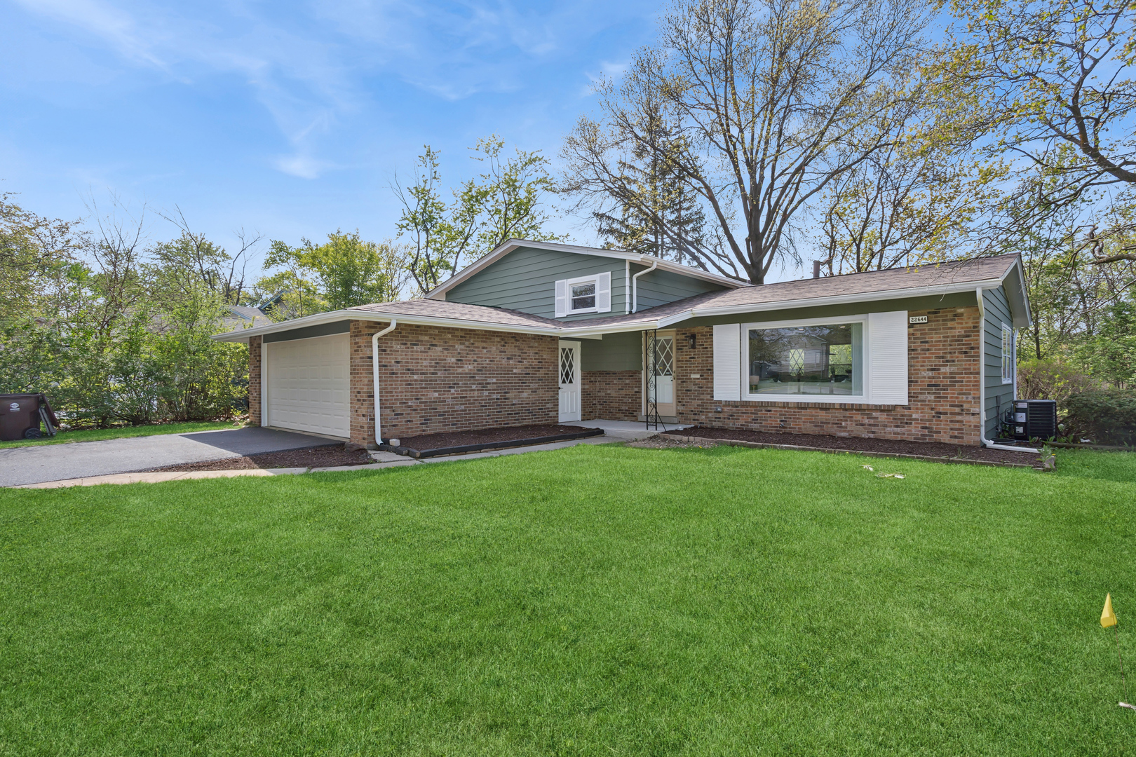 22644 Lakeshore Drive, Richton Park, IL 60471