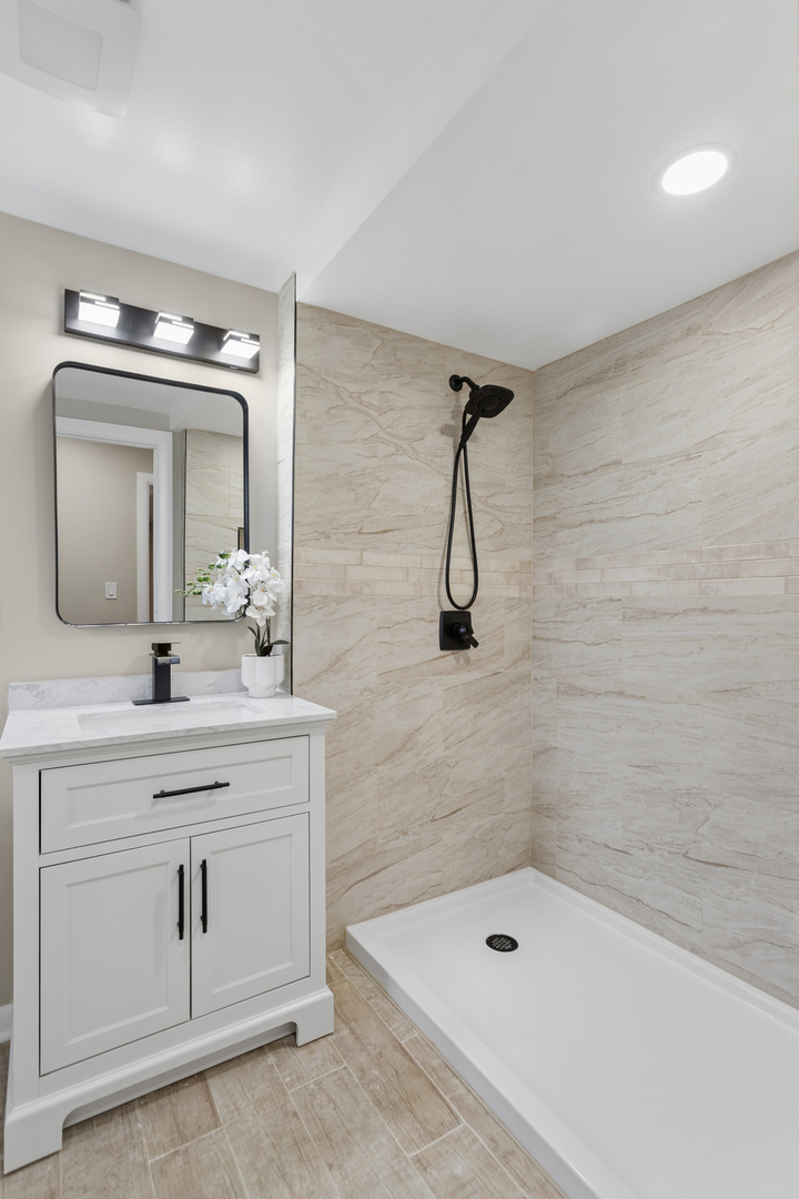 22644 Lakeshore Drive, Richton Park, IL 60471