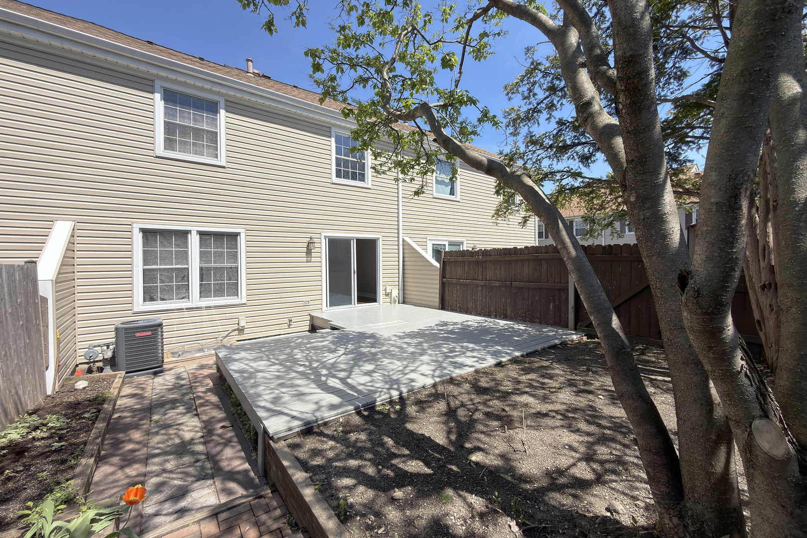 823 Banyan Drive, Elk Grove Village, IL 60007