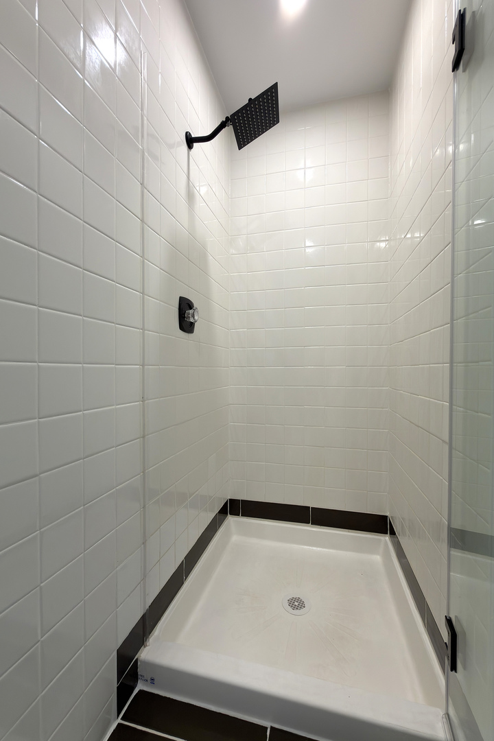 823 Banyan Drive, Elk Grove Village, IL 60007