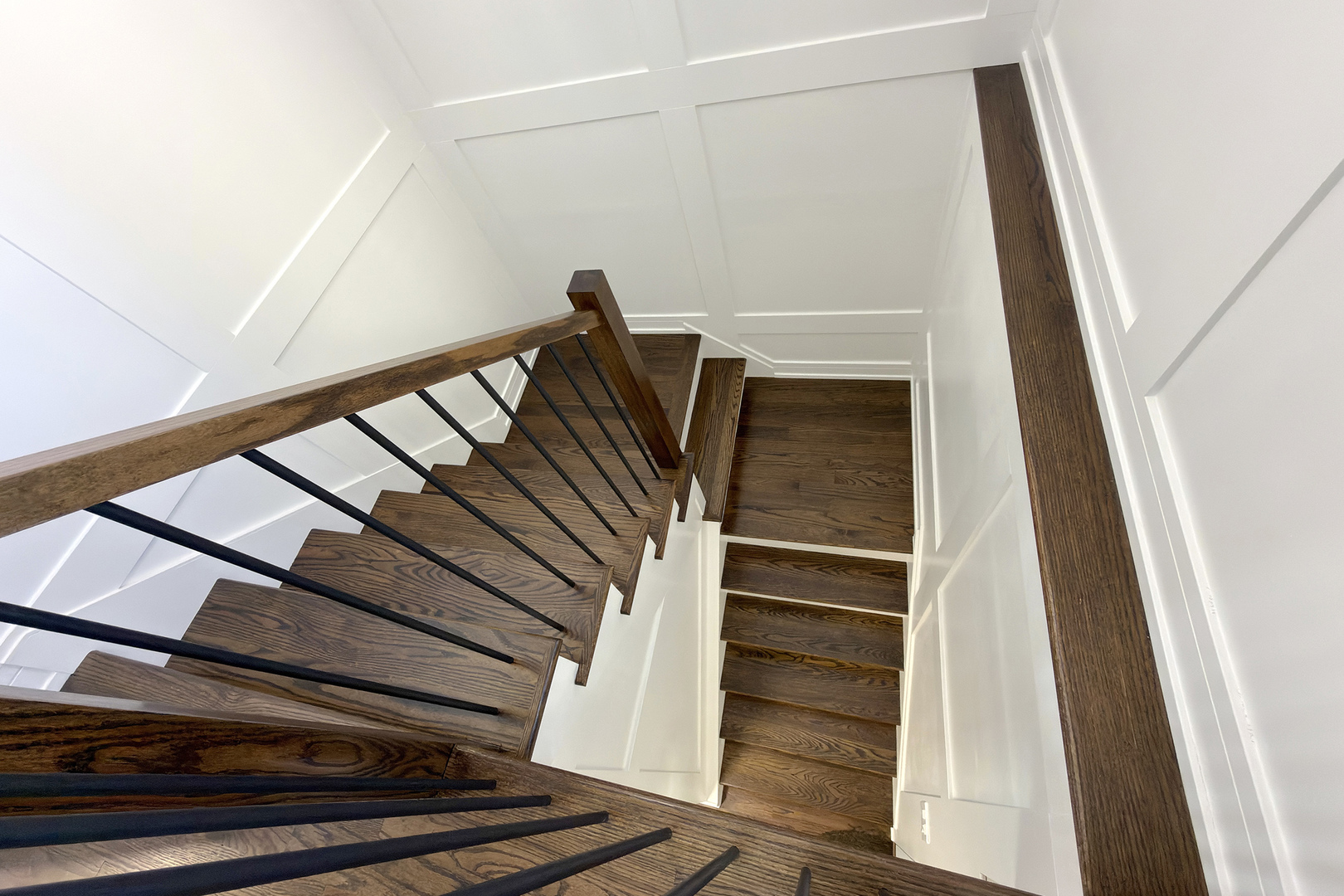 823 Banyan Drive, Elk Grove Village, IL 60007