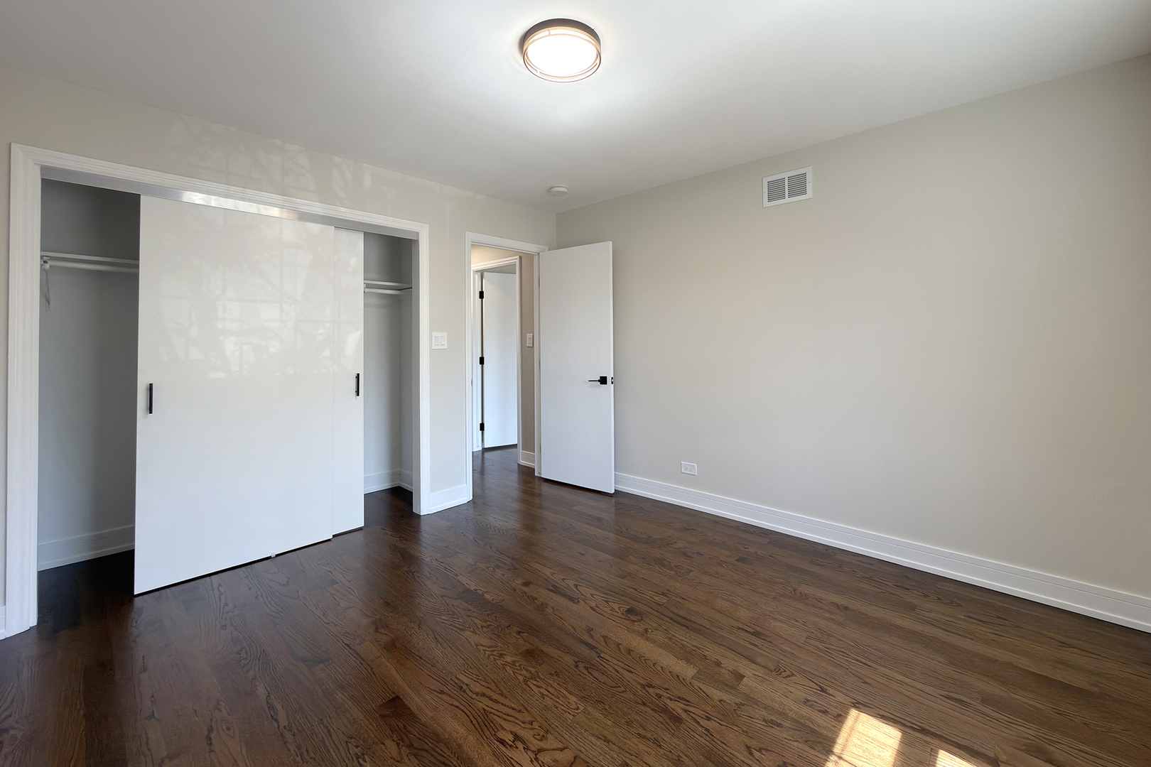 823 Banyan Drive, Elk Grove Village, IL 60007