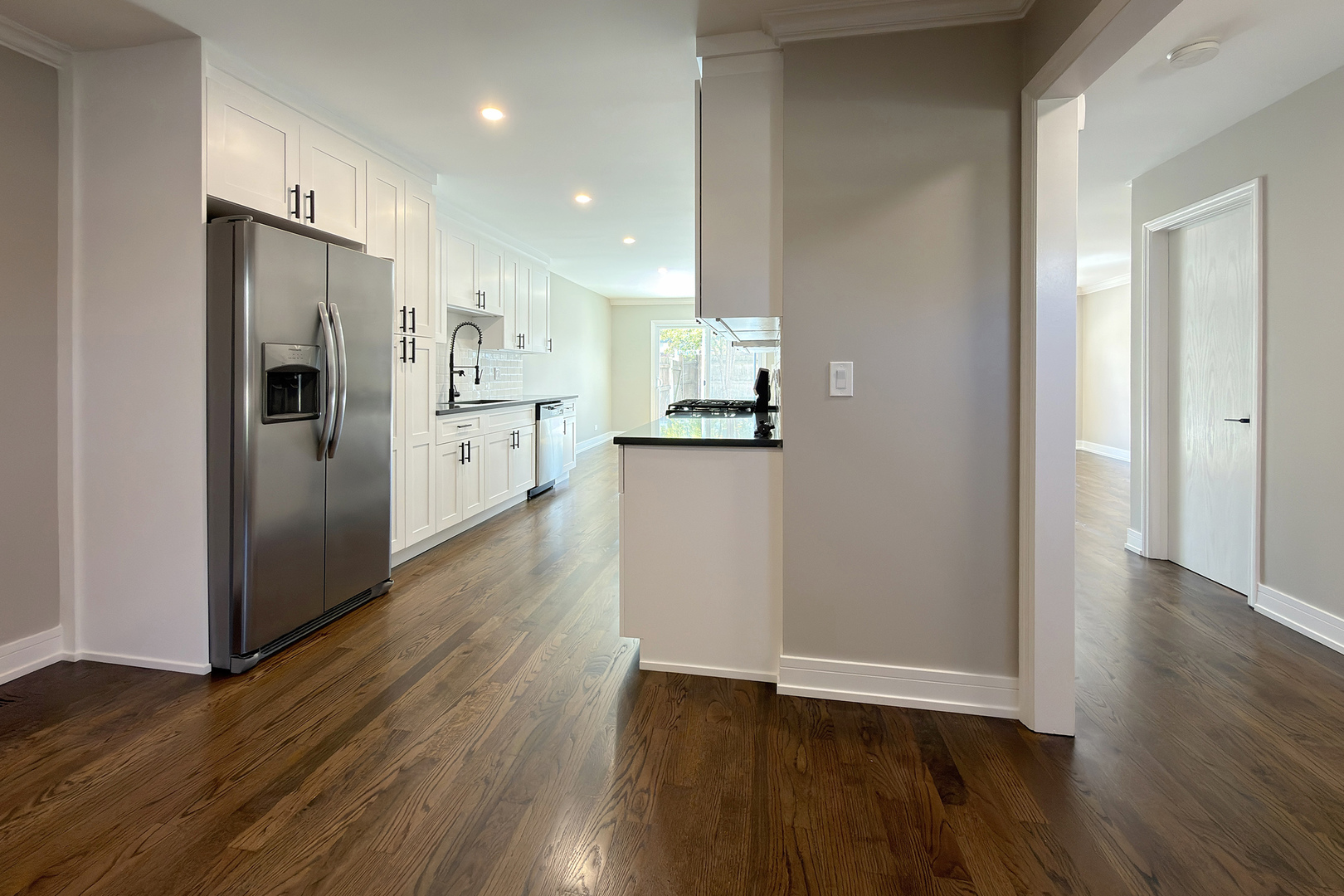 823 Banyan Drive, Elk Grove Village, IL 60007