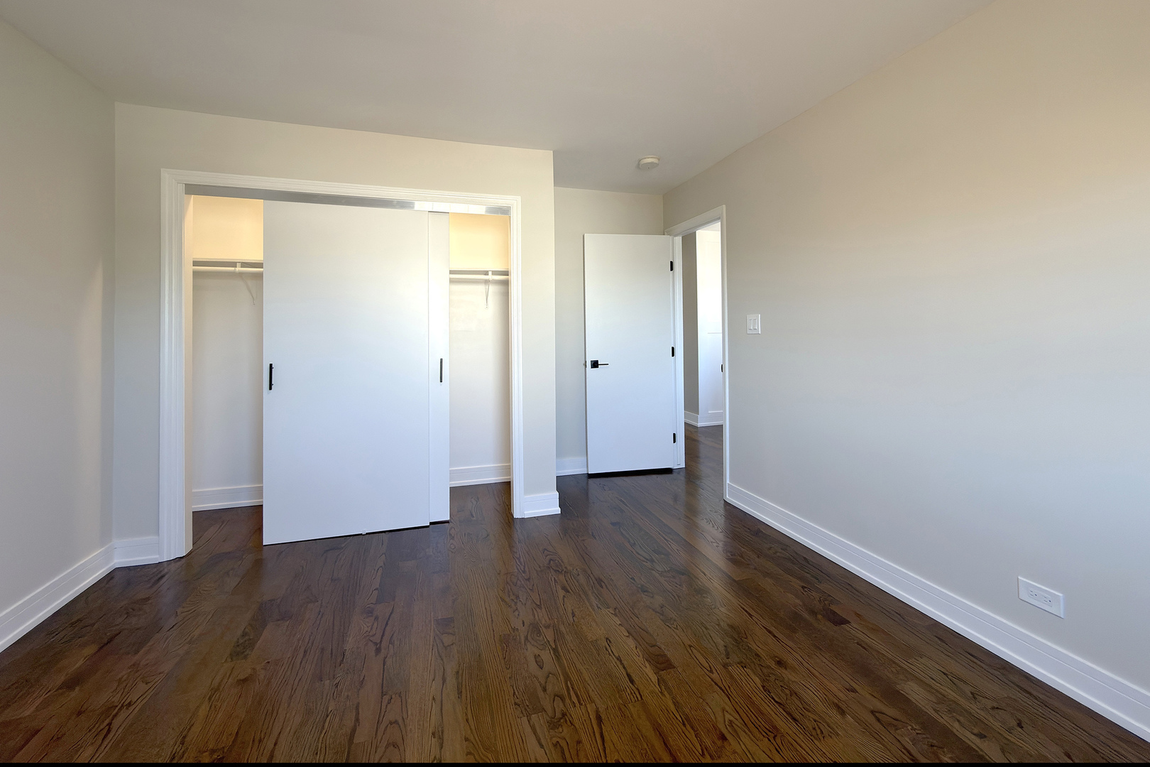 823 Banyan Drive, Elk Grove Village, IL 60007