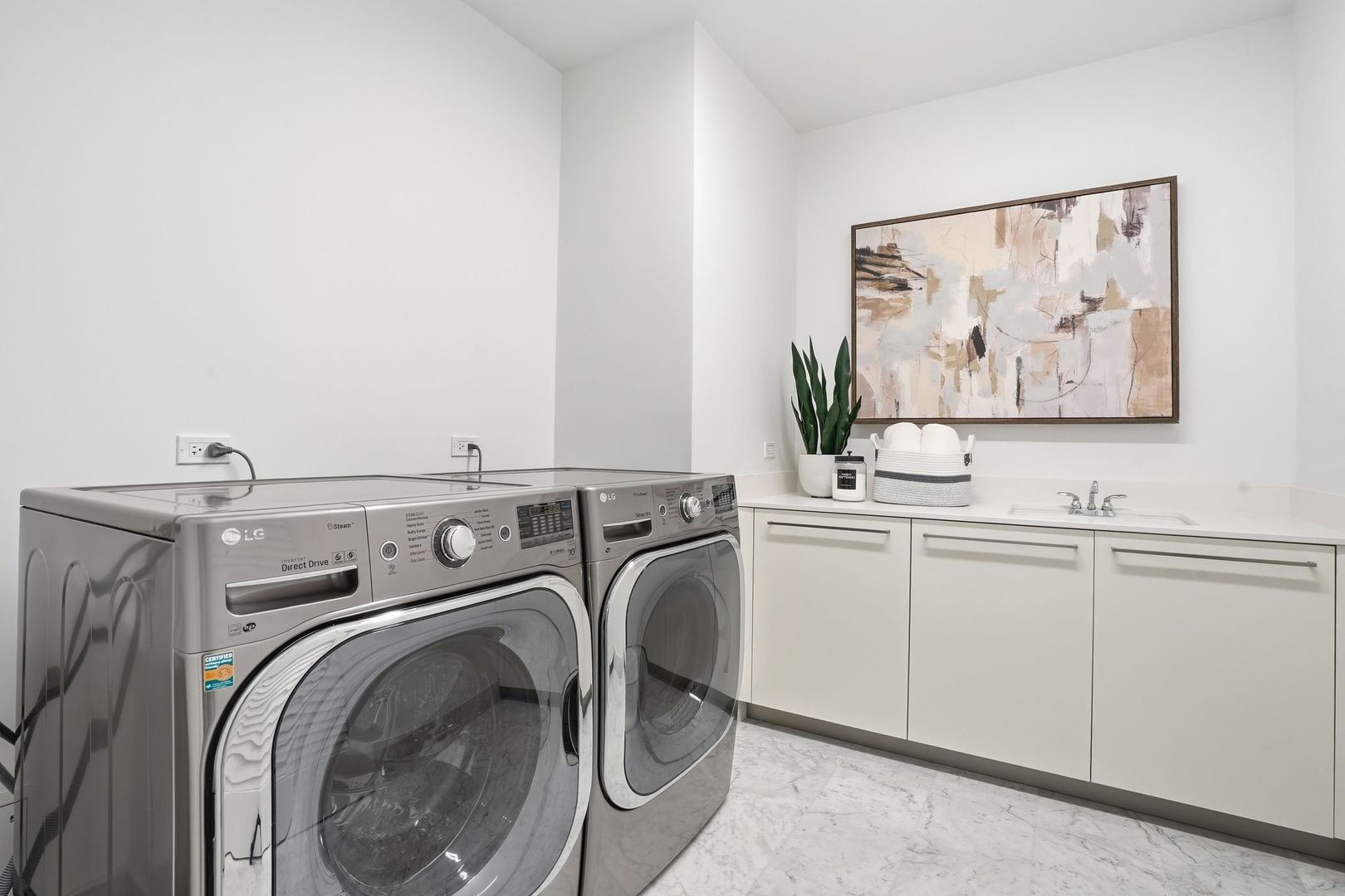 363 E Wacker Drive #6905, Chicago, IL 60601