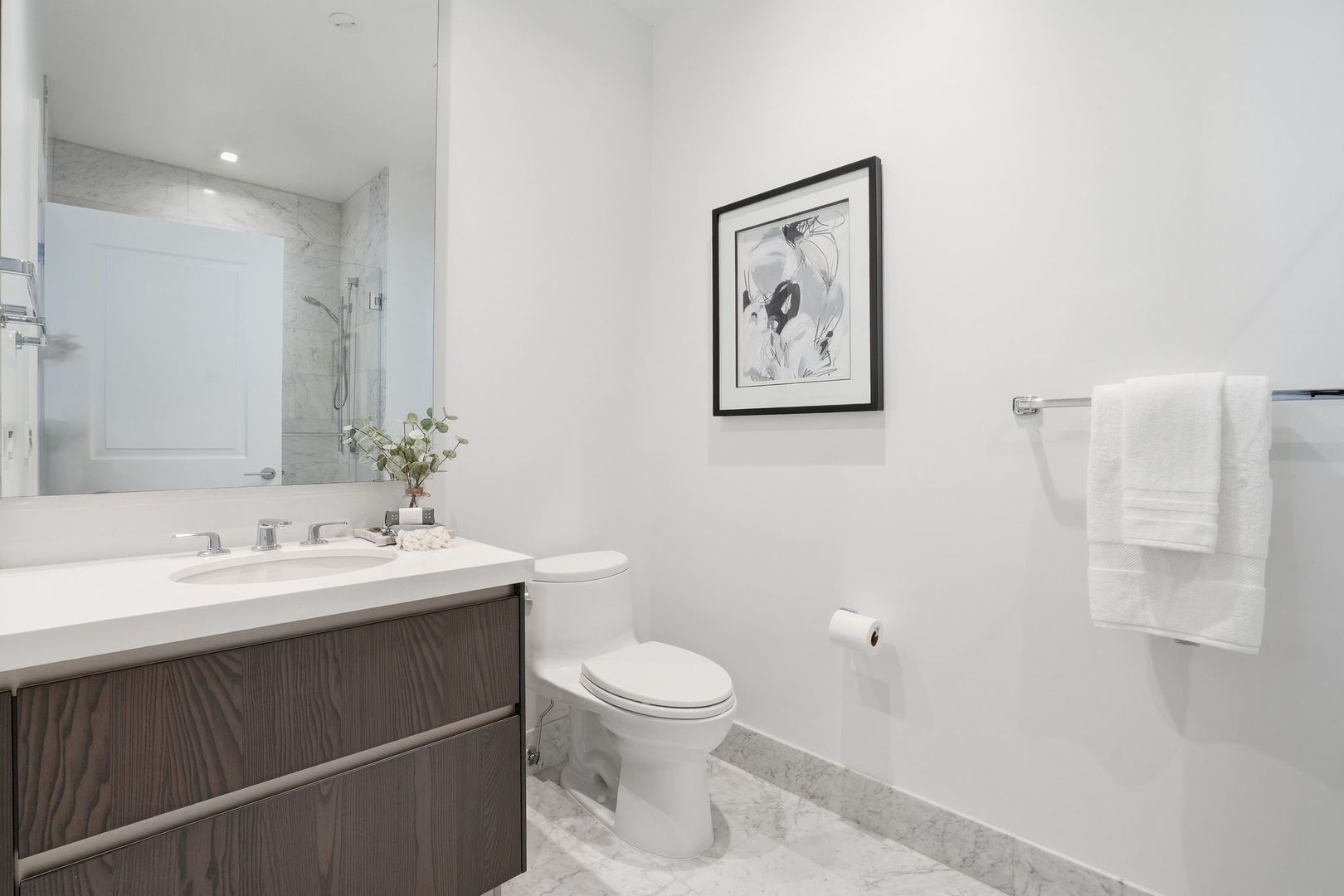 363 E Wacker Drive #6905, Chicago, IL 60601