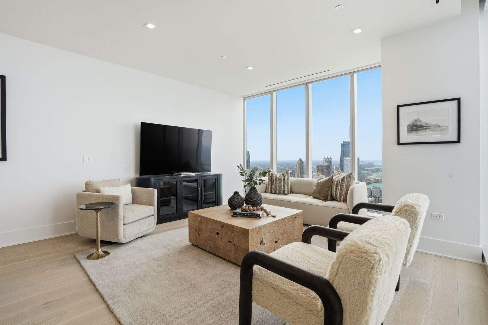 363 E Wacker Drive #6905, Chicago, IL 60601