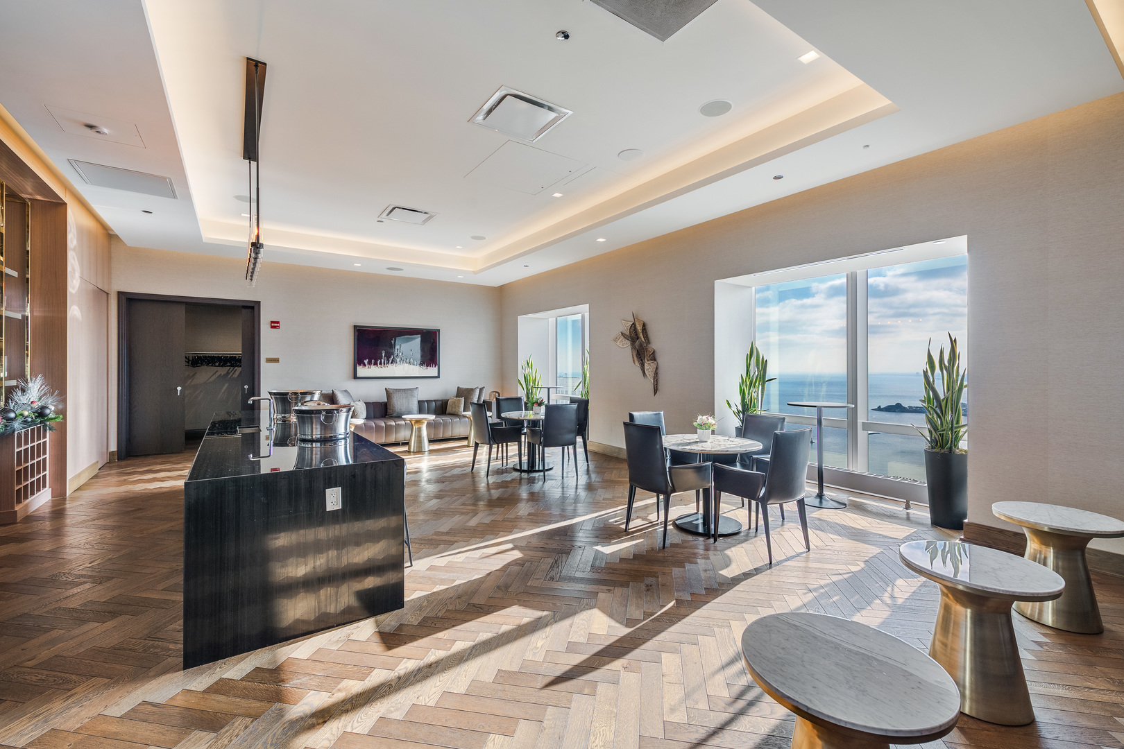 363 E Wacker Drive #6905, Chicago, IL 60601