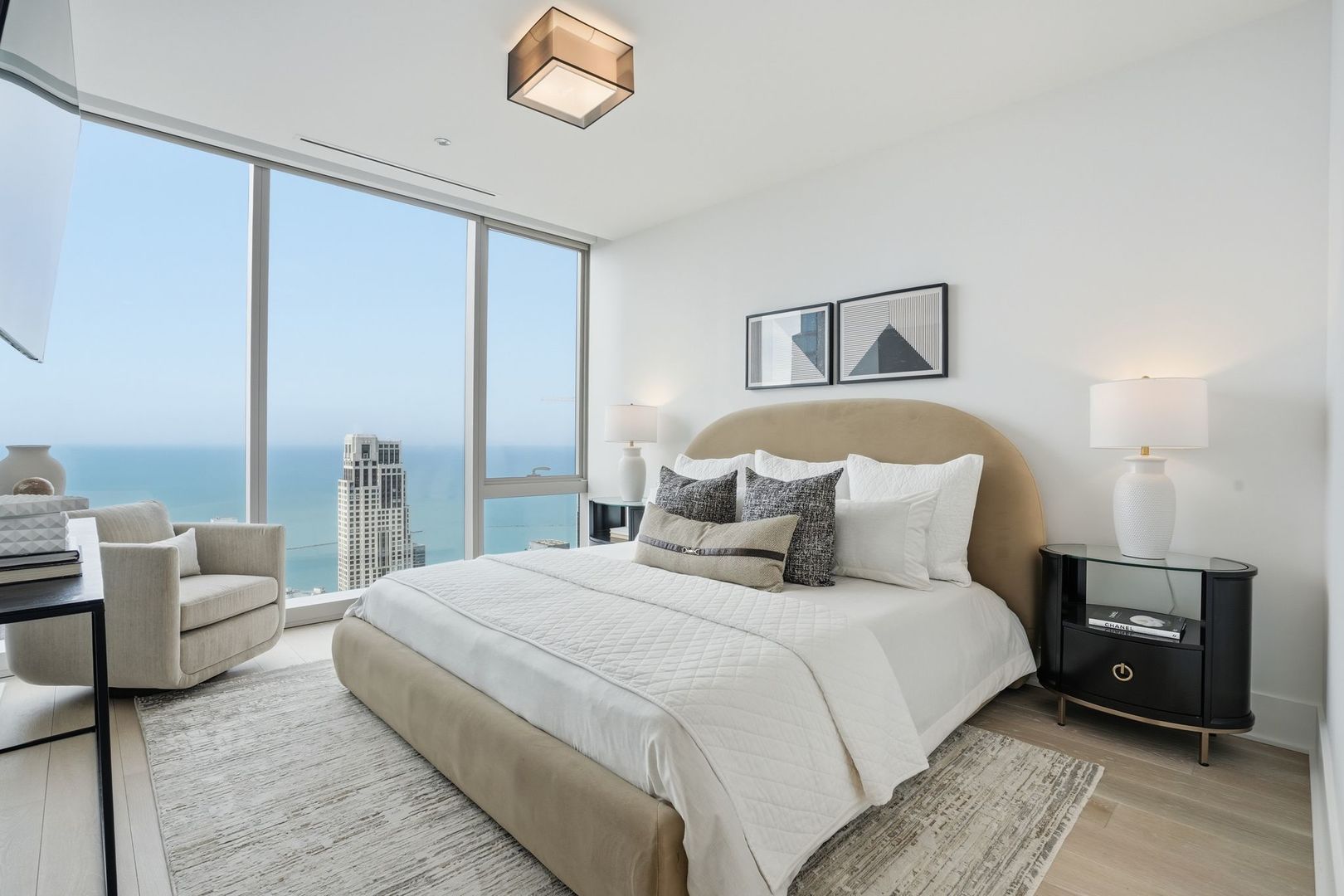 363 E Wacker Drive #6905, Chicago, IL 60601