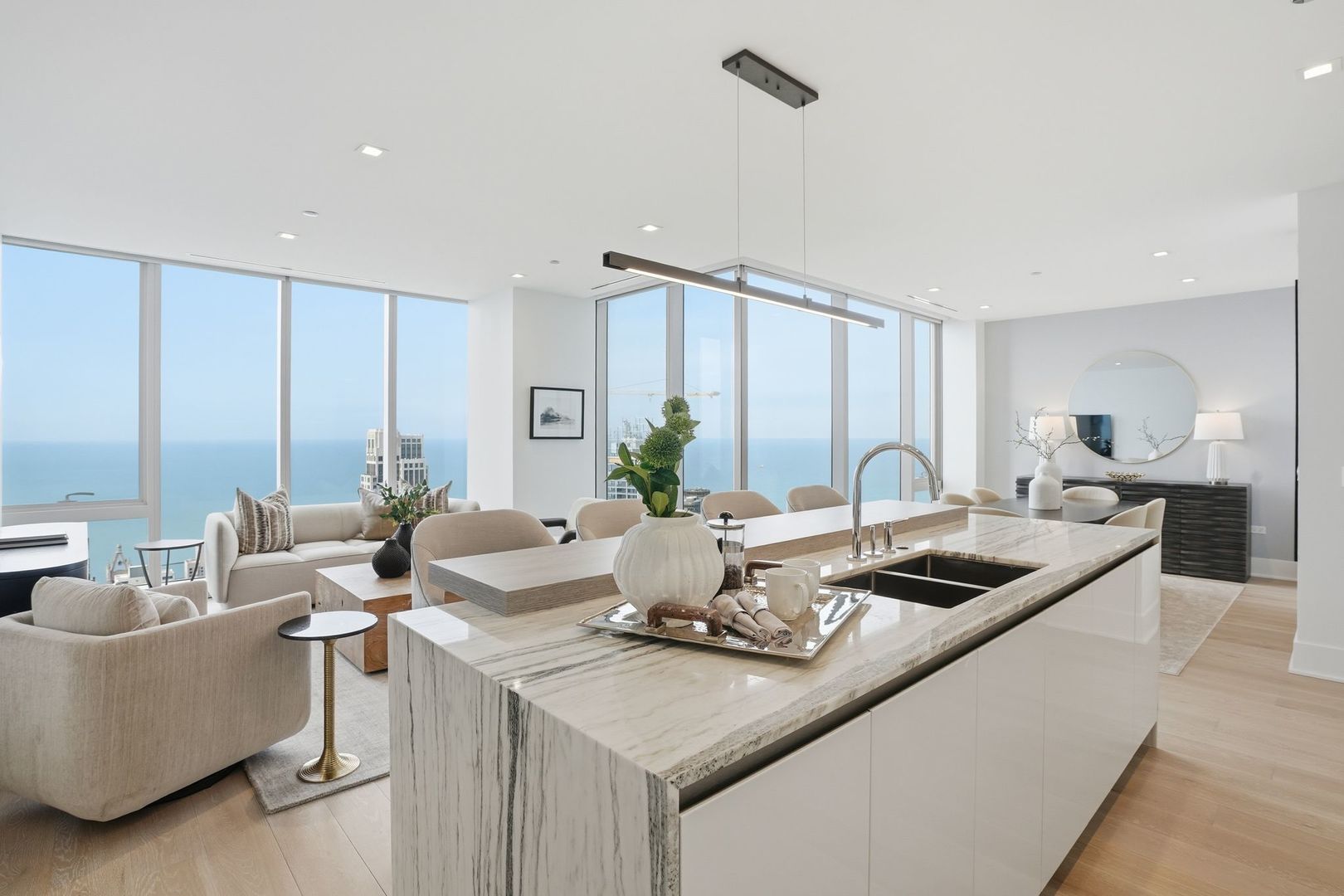 363 E Wacker Drive #6905, Chicago, IL 60601