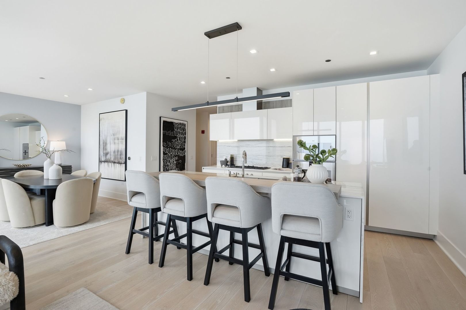 363 E Wacker Drive #6905, Chicago, IL 60601