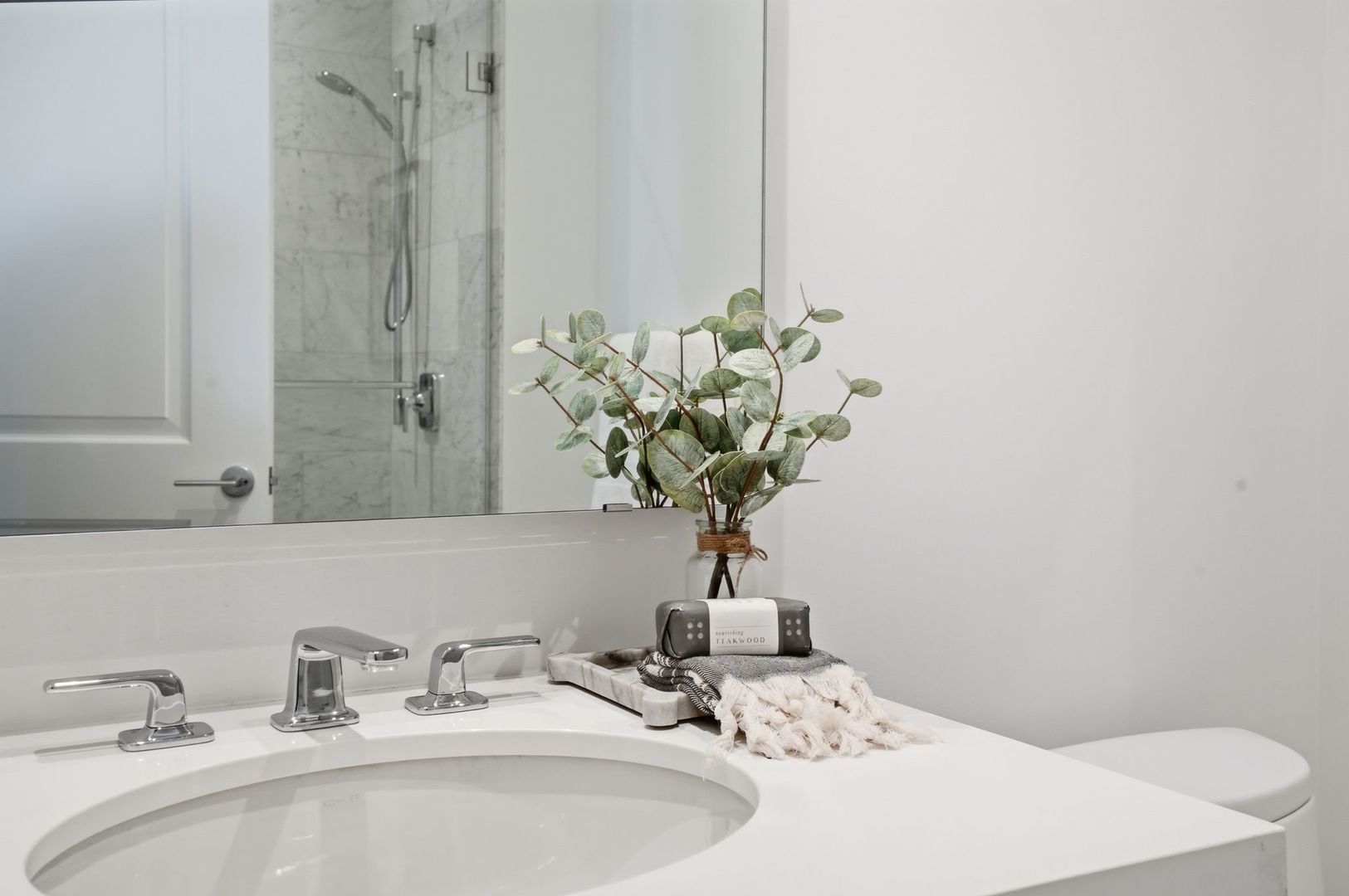 363 E Wacker Drive #6905, Chicago, IL 60601