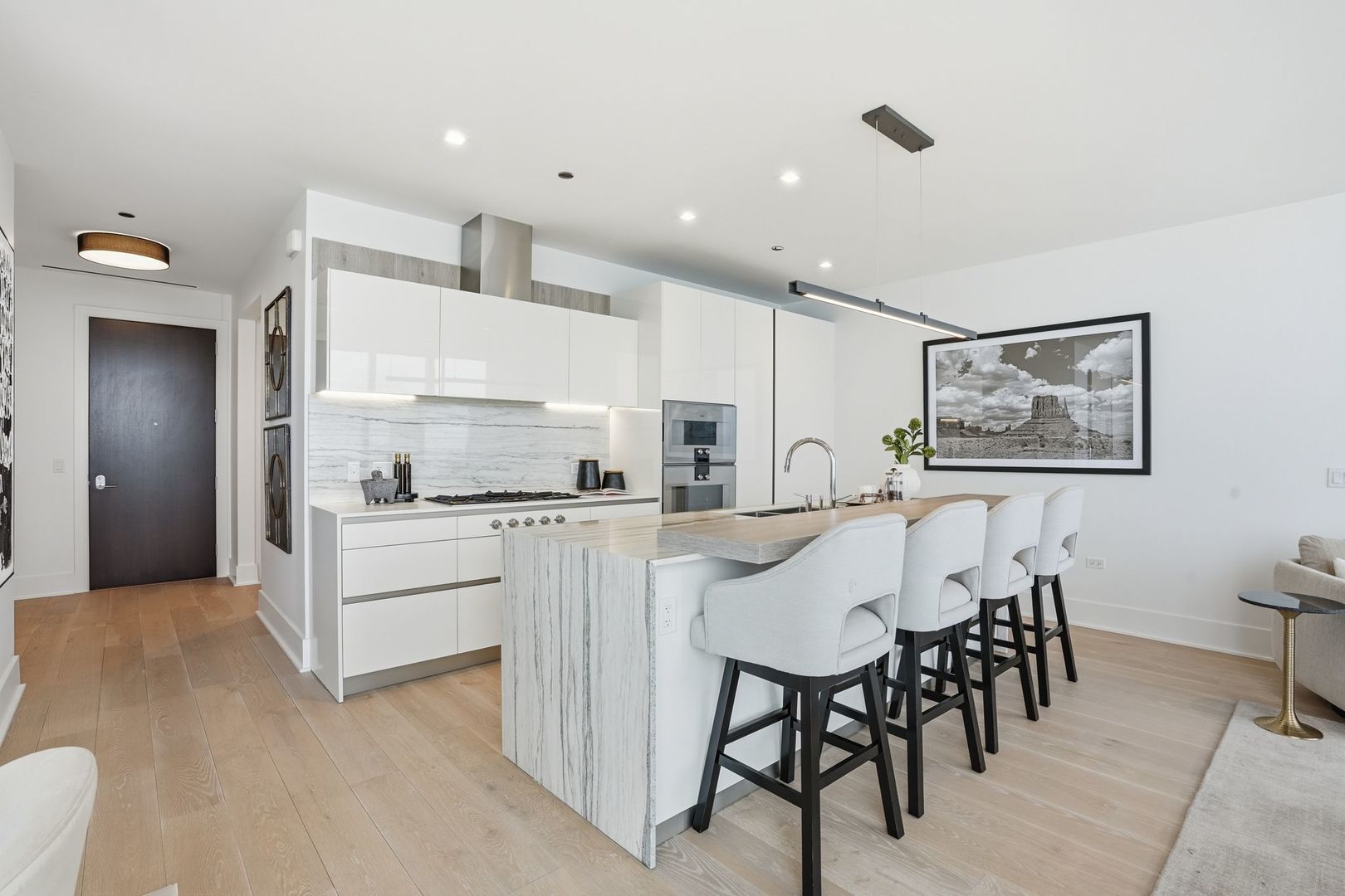 363 E Wacker Drive #6905, Chicago, IL 60601