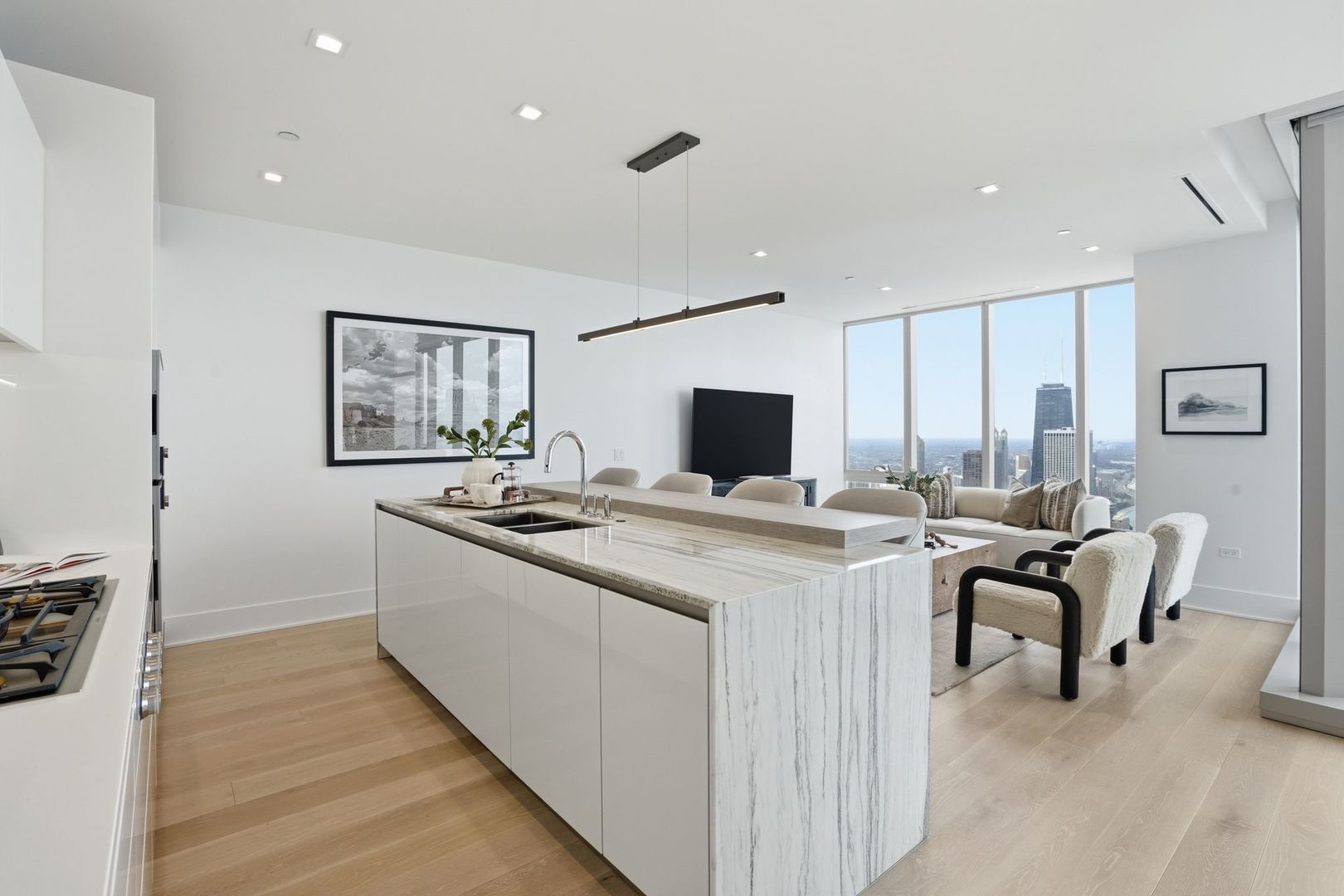 363 E Wacker Drive #6905, Chicago, IL 60601