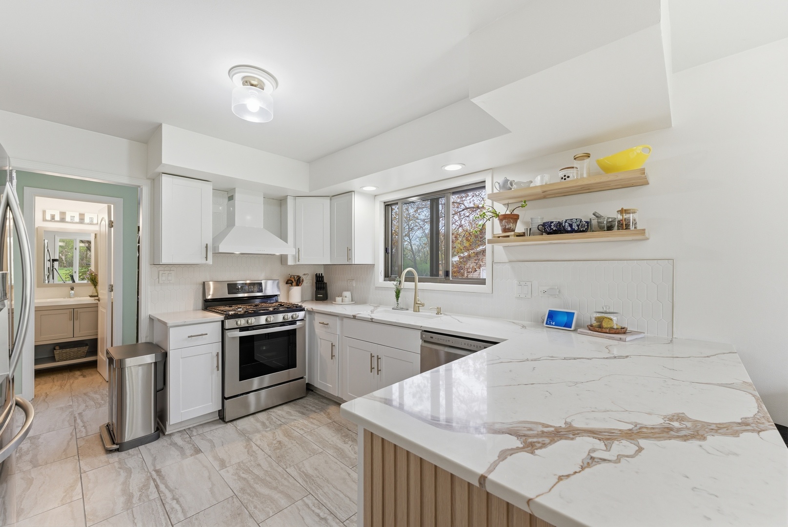 24262 W Rose Avenue, Lake Zurich, IL 60047