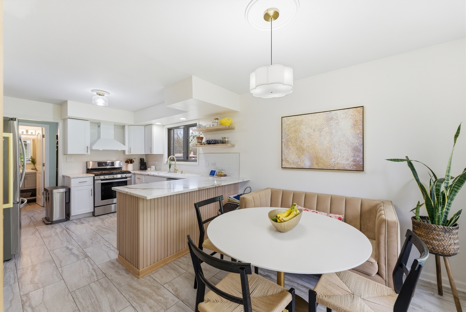 24262 W Rose Avenue, Lake Zurich, IL 60047