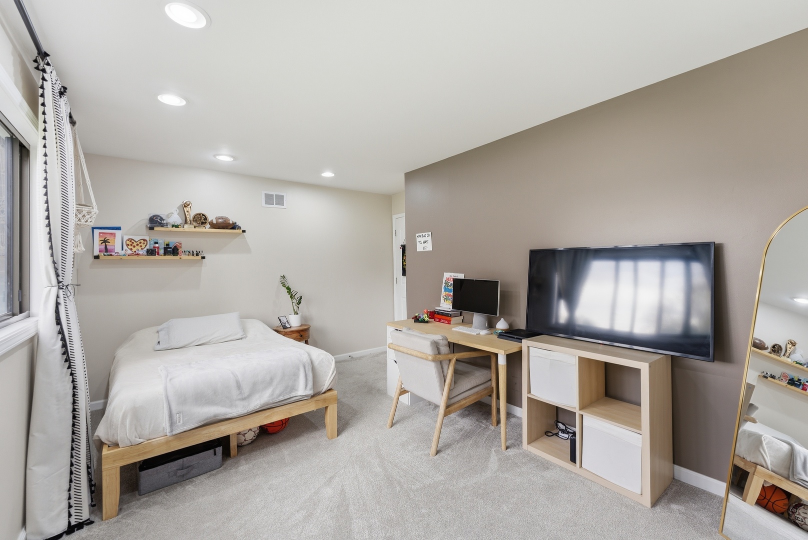 24262 W Rose Avenue, Lake Zurich, IL 60047