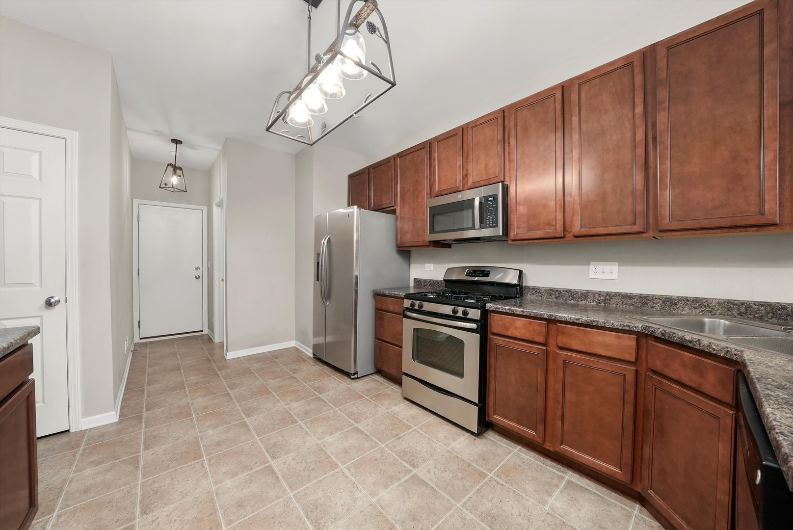 485 S Jade Lane, Round Lake, IL 60073