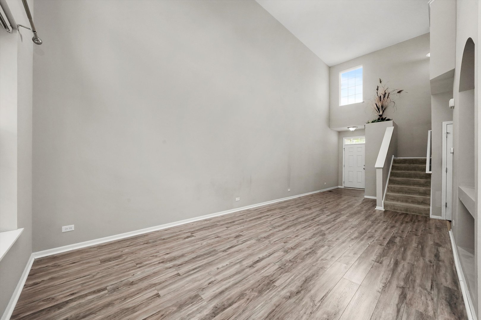 485 S Jade Lane, Round Lake, IL 60073