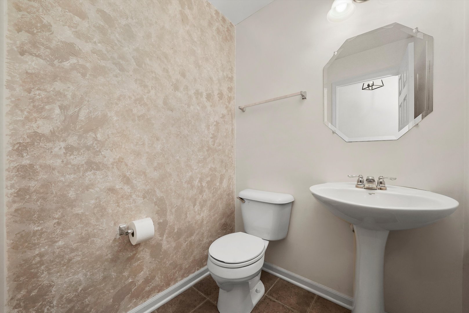 485 S Jade Lane, Round Lake, IL 60073