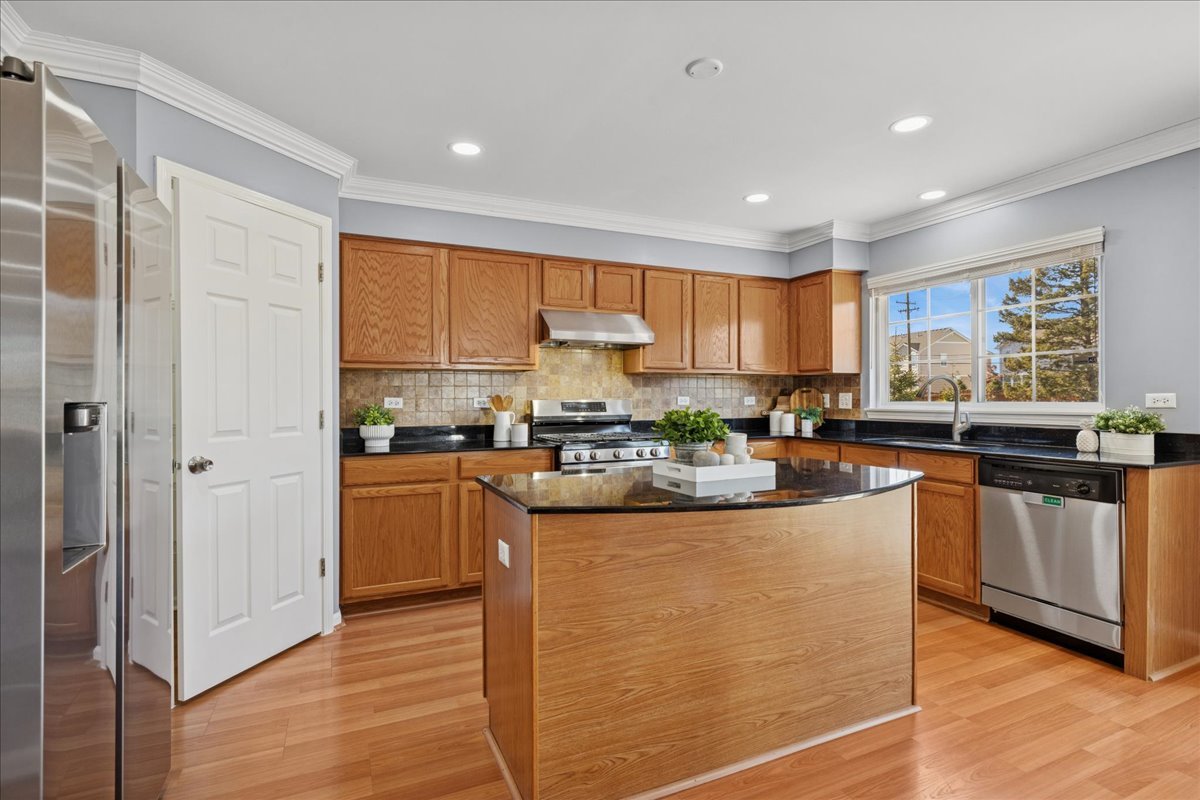 1480 Tudor Drive, Mundelein, IL 60060