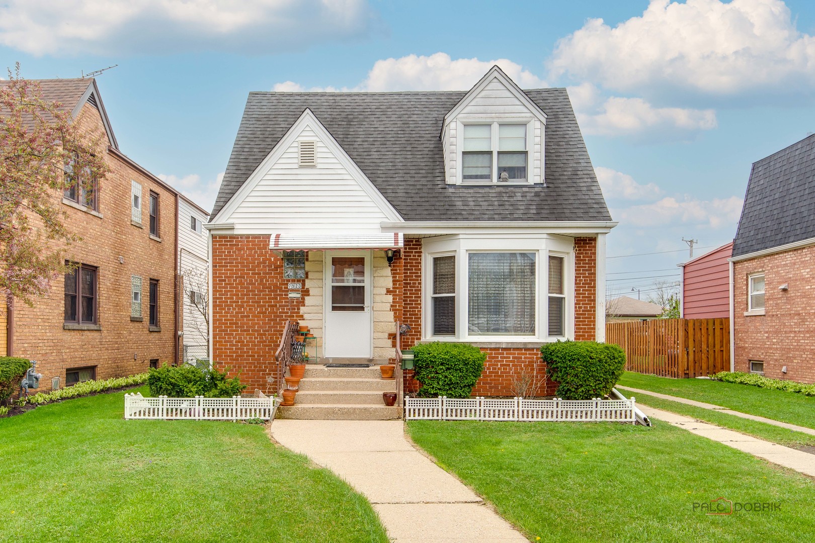 7523 W CLEVELAND Street, Niles, IL 60714