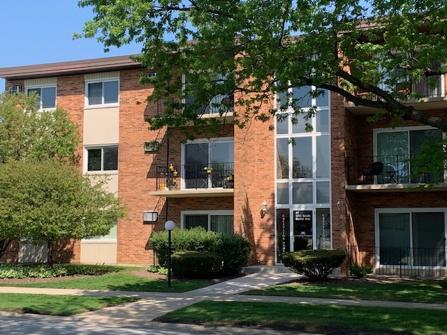 9721 S Keeler Avenue #102, Oak Lawn, IL 60453