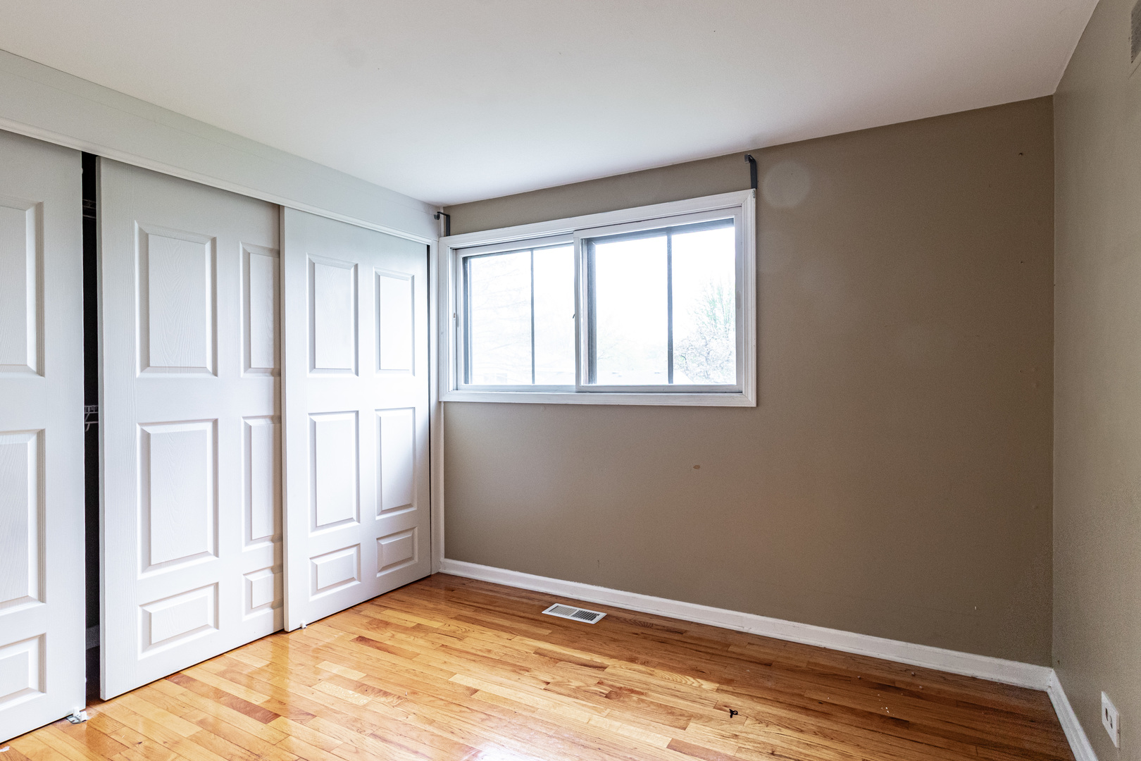 809 Thornton Lane, Buffalo Grove, IL 60089