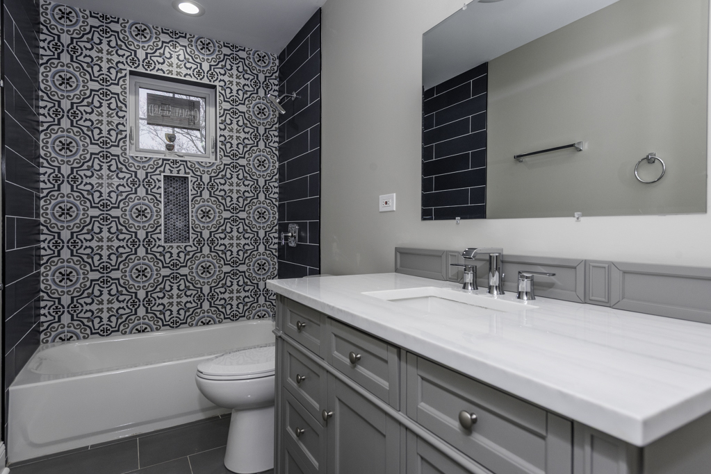 2920 22nd Place, North Chicago, IL 60064