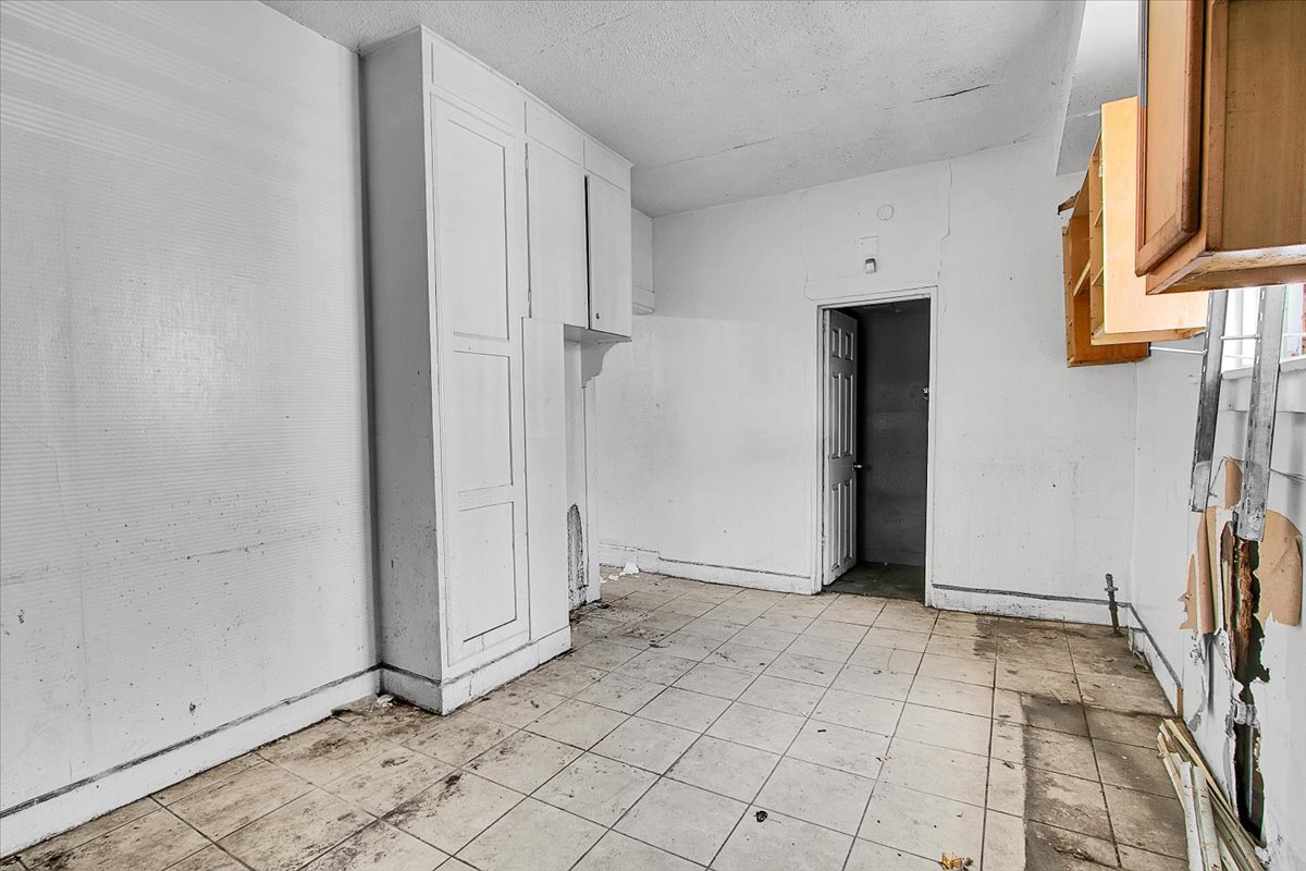 912 W 87th Street, Chicago, IL 60620