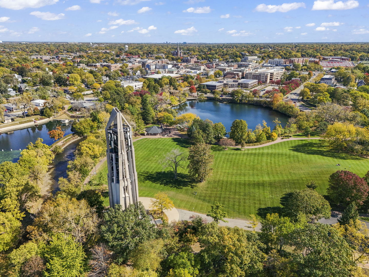 664 N Webster Street, Naperville, IL 60563