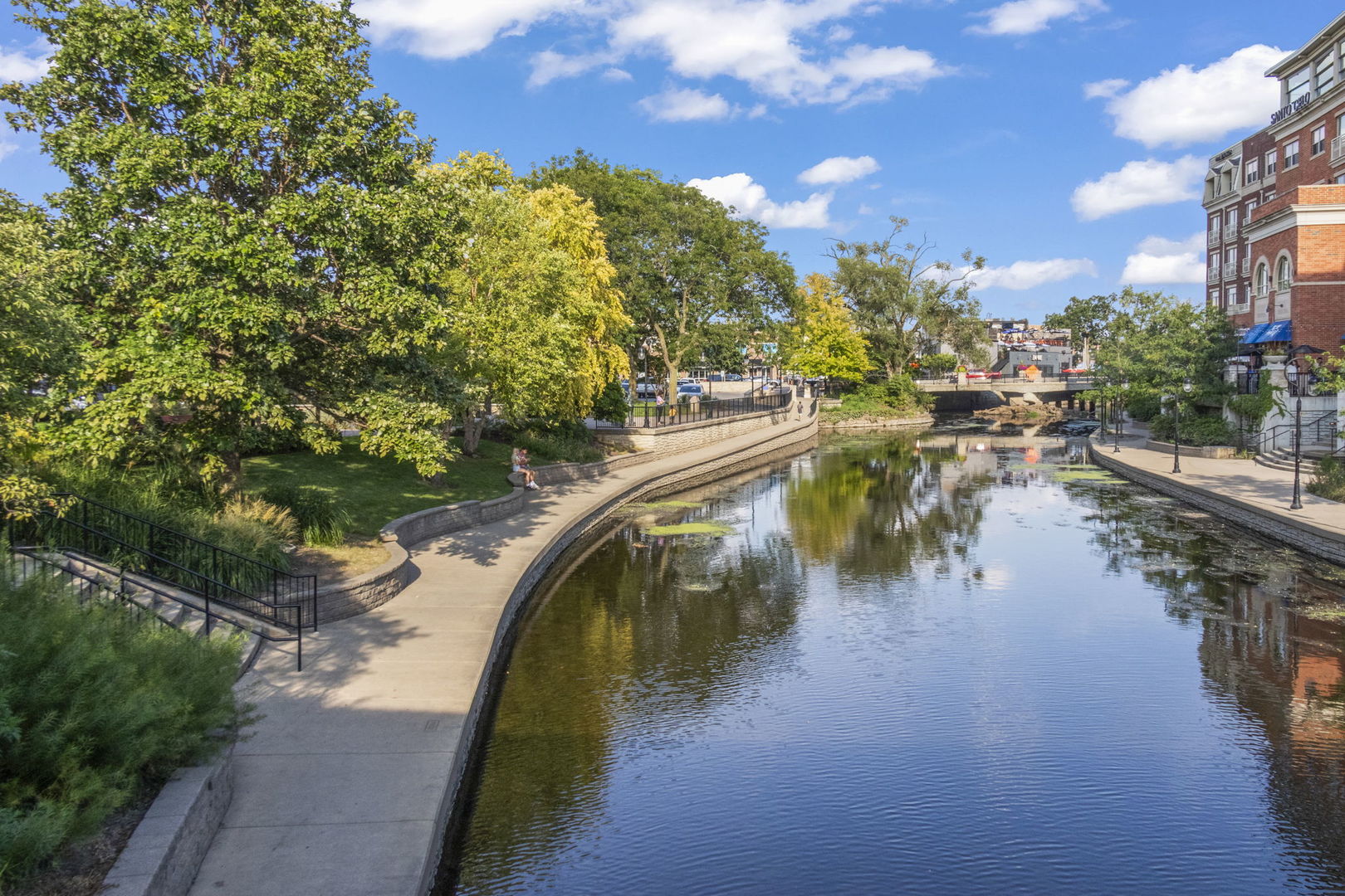 664 N Webster Street, Naperville, IL 60563