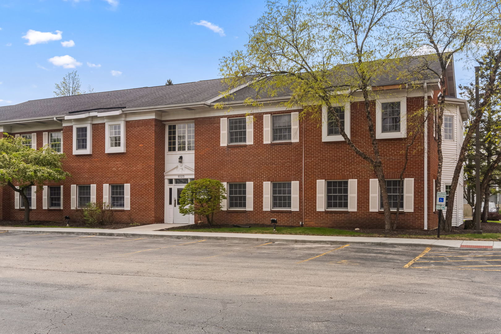 1025 W Wise Road #200, Schaumburg, IL 60193