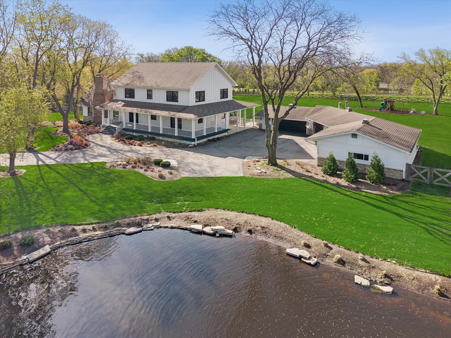 Burr Ridge, IL 60527