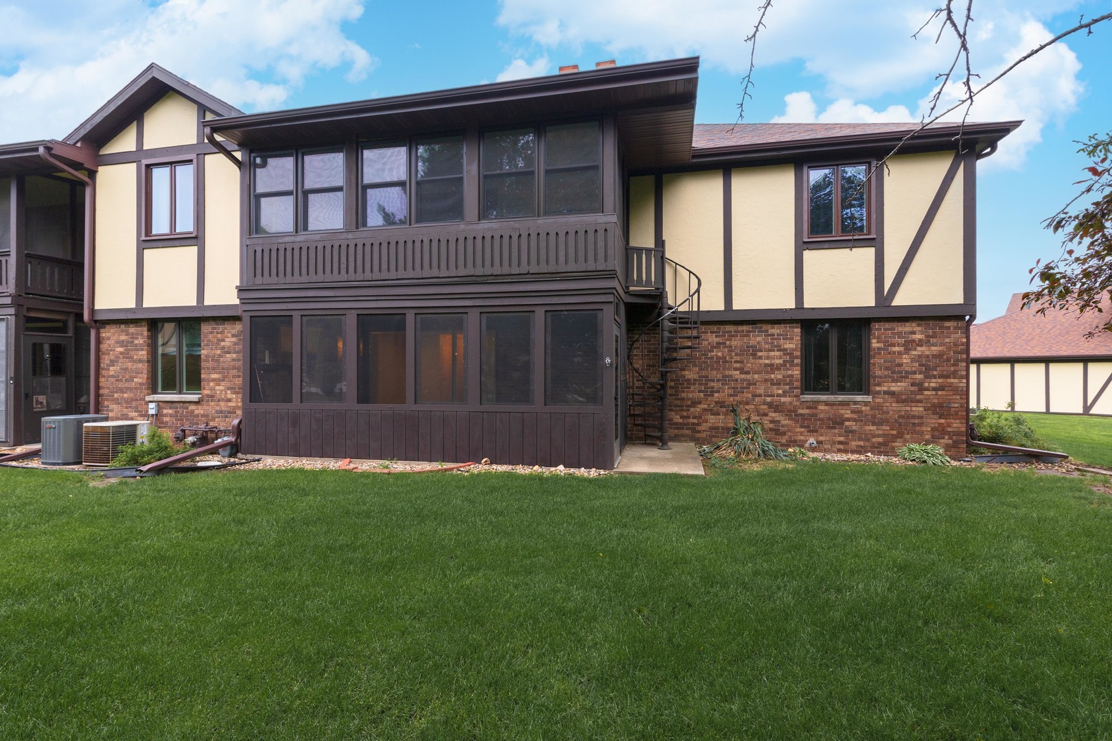 37 Crystal Court #A-1, Pontiac, IL 61764