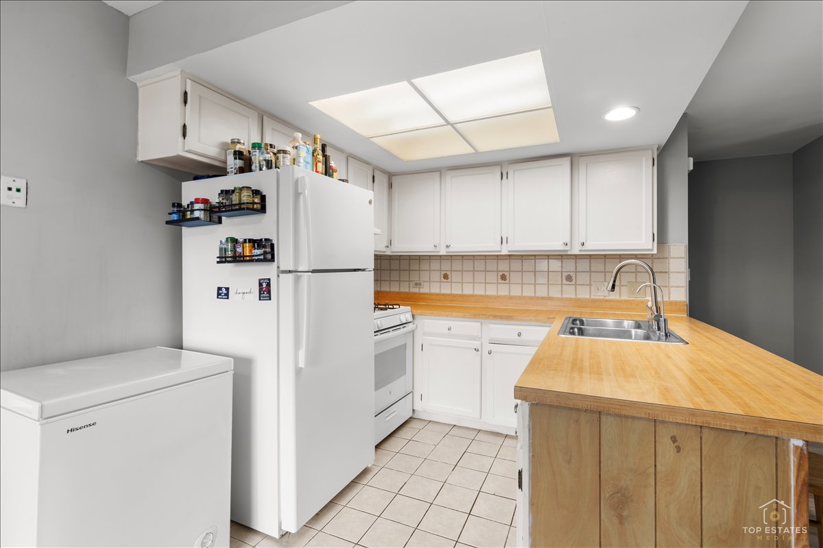 1228 INVERRARY Lane #21D, Palatine, IL 60074