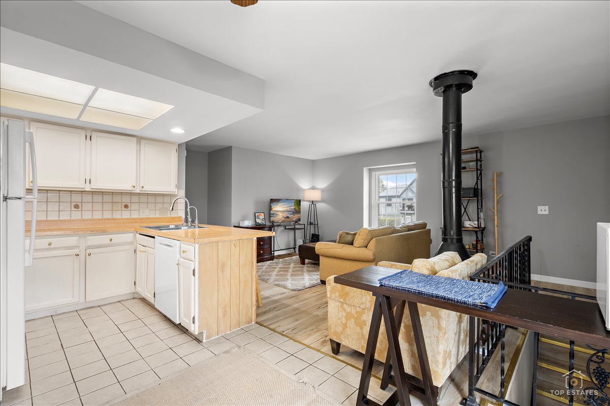 1228 INVERRARY Lane #21D, Palatine, IL 60074