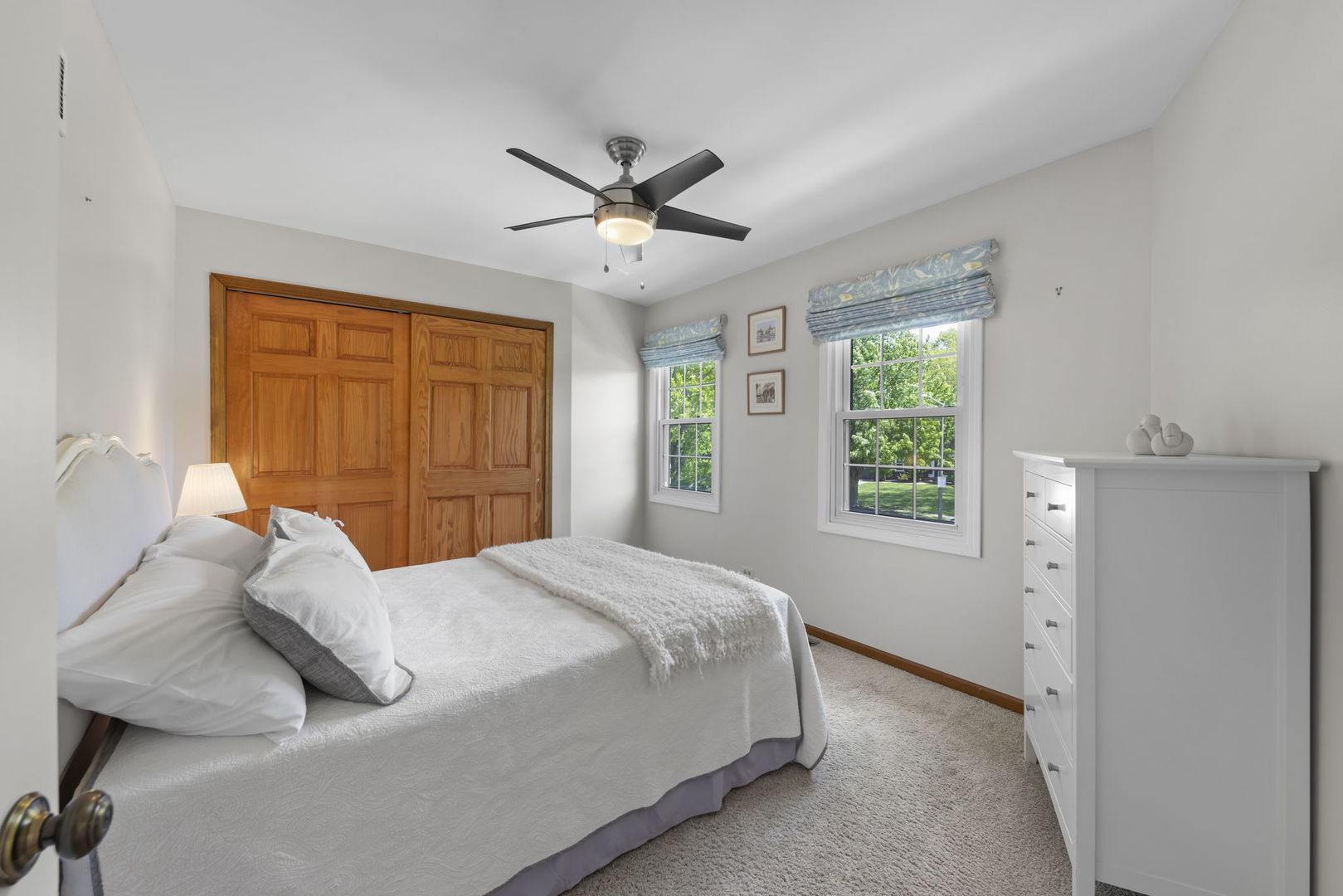 2689 Fox River Lane, Naperville, IL 60565