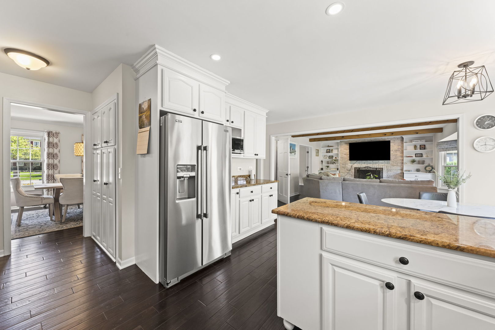 2689 Fox River Lane, Naperville, IL 60565
